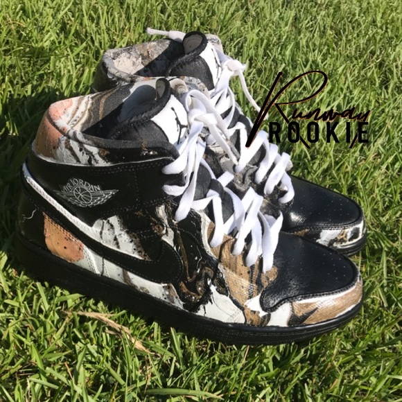 Custom Jordan Mid 1’s main image 4